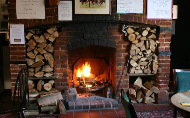 Ellis Hill Farm - Farm Shop and Berkshire Fire Wood and Logs